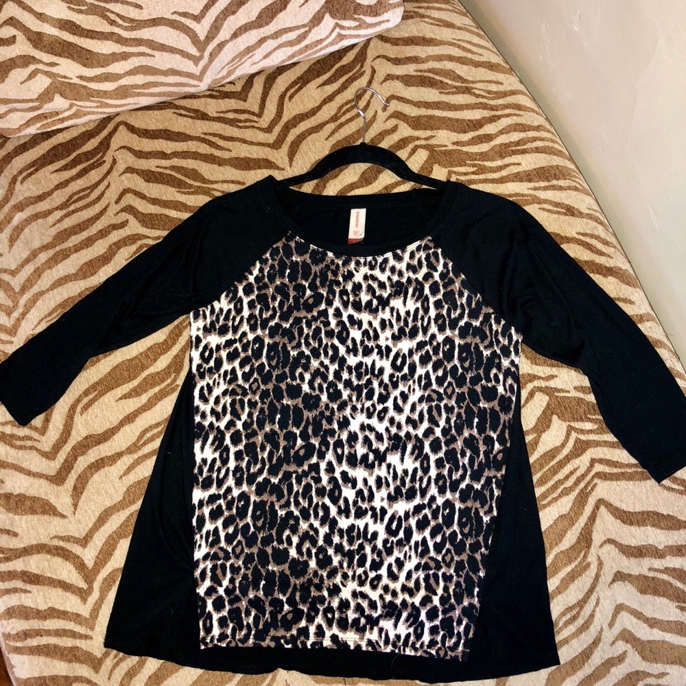 Cheetah Tee Mid Length Sleeve